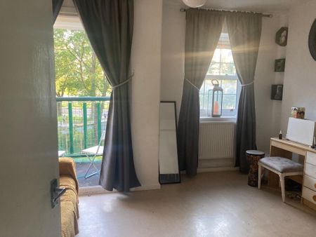 Room in a Shared Flat, Bourne House, SW4 - Photo 2