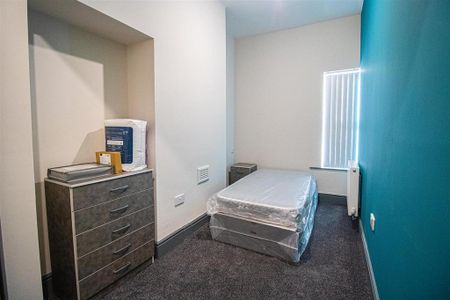 4 bedroom terraced house to rent - Photo 3