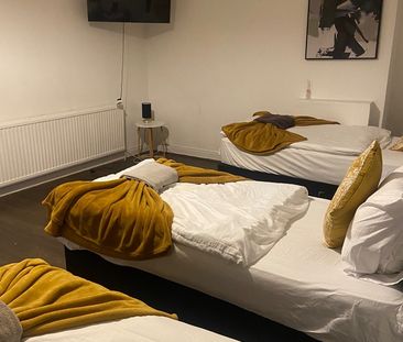 Room in a Shared House, Chester Road, M32 - Photo 6