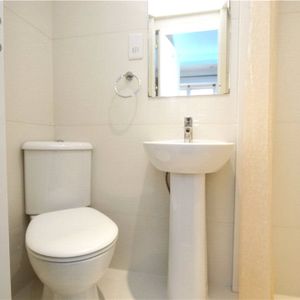 Delorme Street, London, W6 8DT - Photo 2