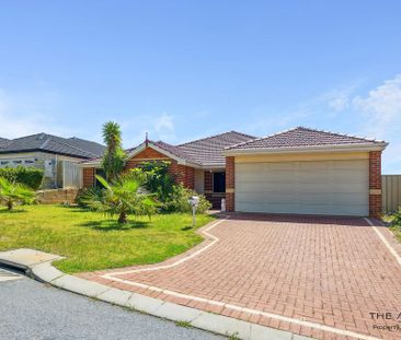 Spacious 5-Bedroom Home in Prime Location! - Photo 1