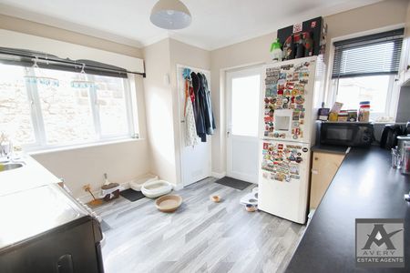 2 Bedroom Ground Floor Flat - Photo 4