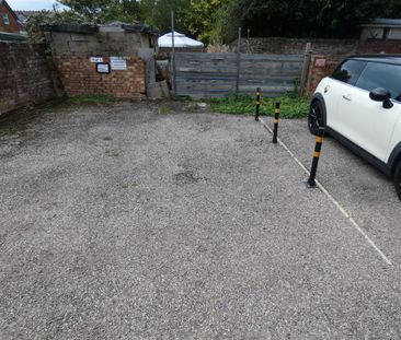 2 bed Apartment - To Let - Photo 4