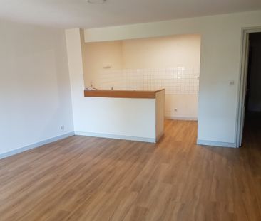 Location Appartement 3 pièces 68m² CHARLIEU 42190 - Photo 5