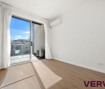 FABULOUS TWO-BEDROOM APARTMENT - Photo 3