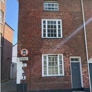 1 bedroom ground floor flat to rent - Photo 1
