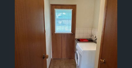 3 BEDROOM- CENTRAL LOCATION - Photo 4