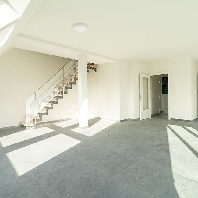 Appartement te huur in Tournai voor € 1.260 met 3 slaapkamers - Photo 1