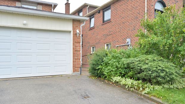 For Lease - 93 Tall Grass Trail, Vaughan, Ontario - Photo 1