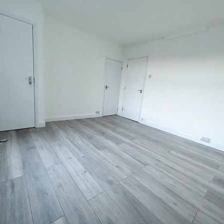 1 Bedroom Flat To Let - HP12 - Photo 3