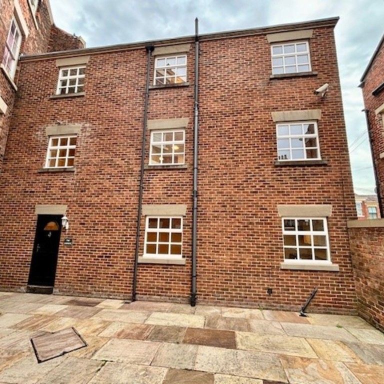 Fishergate Hill, Preston - Photo 1