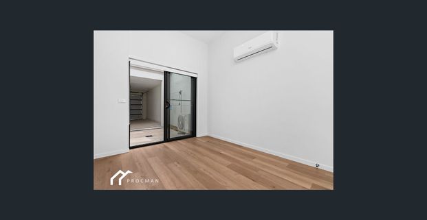 Be The First! - Photo 1