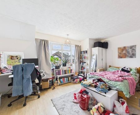 5 Bed Terraced House, Sirdar Road, N22 - Photo 2