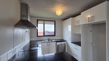 3 Bedrooms, Unsworth Heights - Photo 4