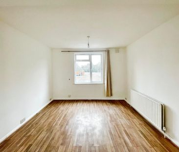 3 bedroom House To Let - Photo 2