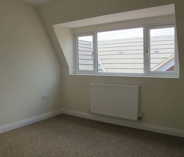 Wimborne Road, Bournemouth, - Photo 1