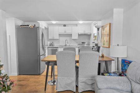 For Lease - 30 Westminster Circle, Barrie, Ontario - Photo 2