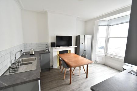5 bedroom maisonette to rent - Photo 4