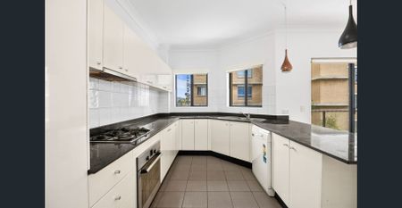 Coastal Convenience & Modern Comfort - Photo 5