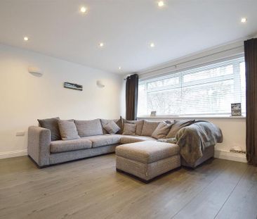 3 bedroom flat to rent - Photo 2