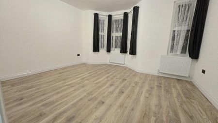 4 bedroom terraced house to rent - Photo 3
