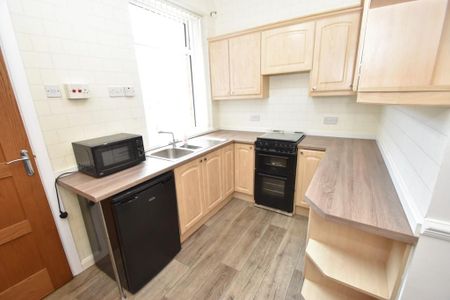 1 bedroom ground floor flat to rent - Photo 4