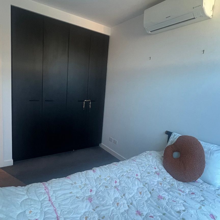 South Melbourne - Photo 1