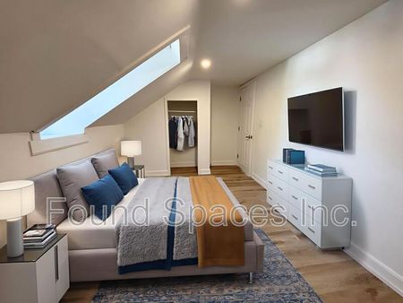 $2,095 / 4 br / 1 ba / 26 Cayuga st unit B - Photo 3