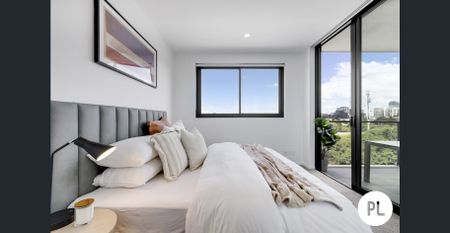 Private terrace, fully-furnished, rooftop pool, CBD proximity - have it all! - Photo 3