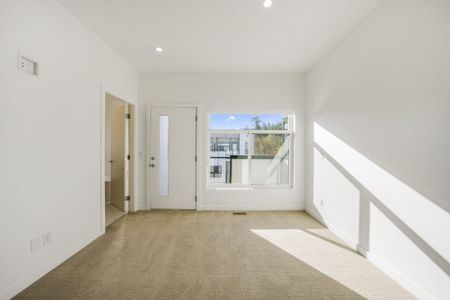 PET FRIENDLY Modern Townhome - Photo 4