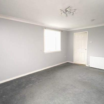 2 bedroom property to rent in Greenock - Photo 1