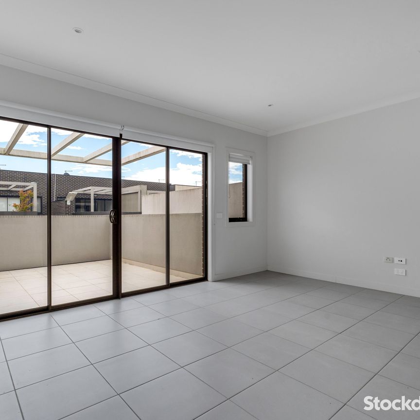 Location Convenient Lifestyle - Photo 1