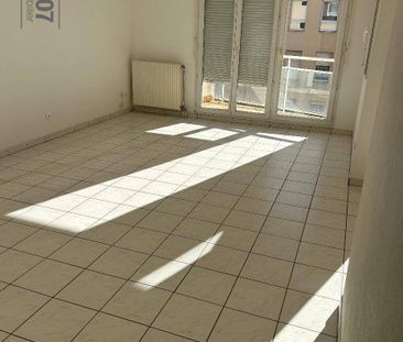 Location appartement récent 3 pièces 71.9 m² à Saint-Julien-en-Gene... - Photo 5