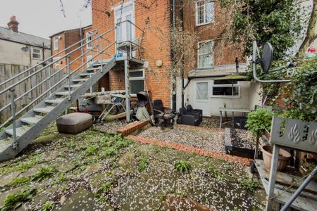 1 bedroom flat to rent - Photo 5