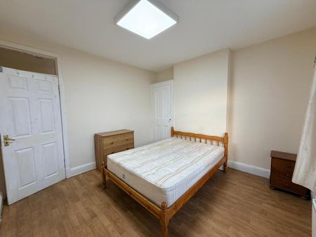 4 bedroom terraced house to rent - Photo 3