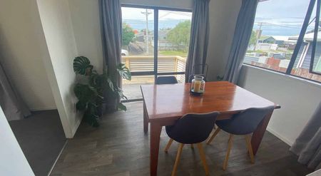 Large Family Home - Photo 3