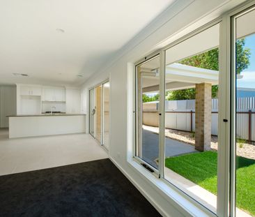 IMMACULATE LOW MAINTENANCE HOME! - Photo 5