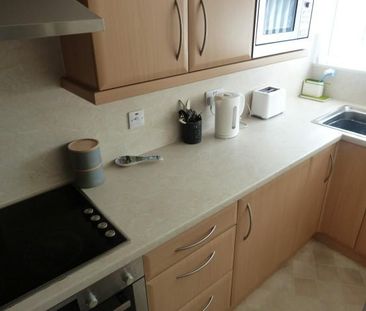 2 bedroom semi-detached house to rent - Photo 5