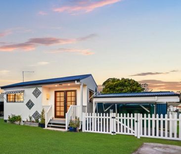 PRIVATE FREESTANDING 1-BEDROOM HOME – UTILITIES & GARDEN AND LAWN M... - Photo 4
