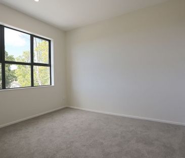 Spacious New House on cul-de-sac - Photo 1