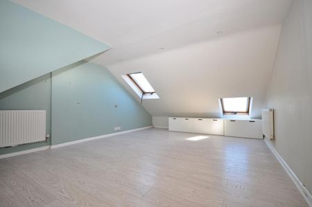 4 bedroom end of terrace house to rent - Photo 3