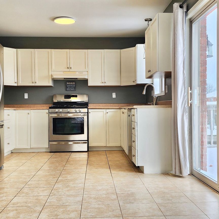 For Lease - 132 Brown Wood Drive, Barrie, Ontario - Photo 1