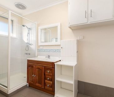 Comfortable Living In The Perfect Location - Photo 4
