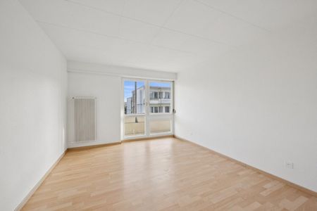 Apartment - Photo 2