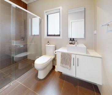 Super Spacious Townhouse - Photo 5