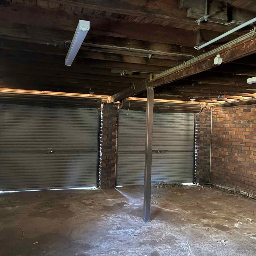 RENOVATED & CENTRAL LOCATION - Photo 1