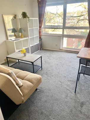 1 Bed Flat, Newton Park Court, LS7 - Photo 1