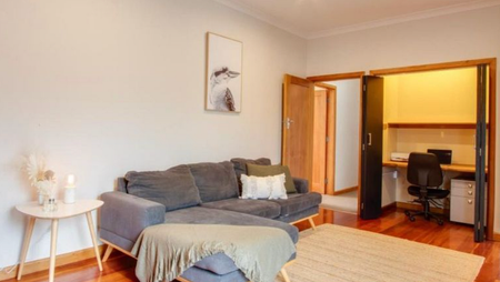 Sunny spacious 4 bedroom home in Parkvale - Photo 2