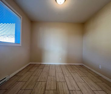 2 bed/1 bath Suite w/ Exclusive Use of Yard - Photo 4