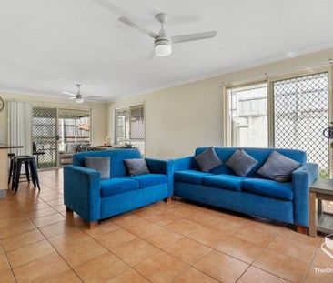 Renovated Spacious Family Home in Quiet Cul-de-Sac - Photo 2